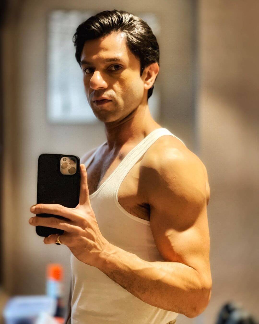 Arjun Mathur muscular look