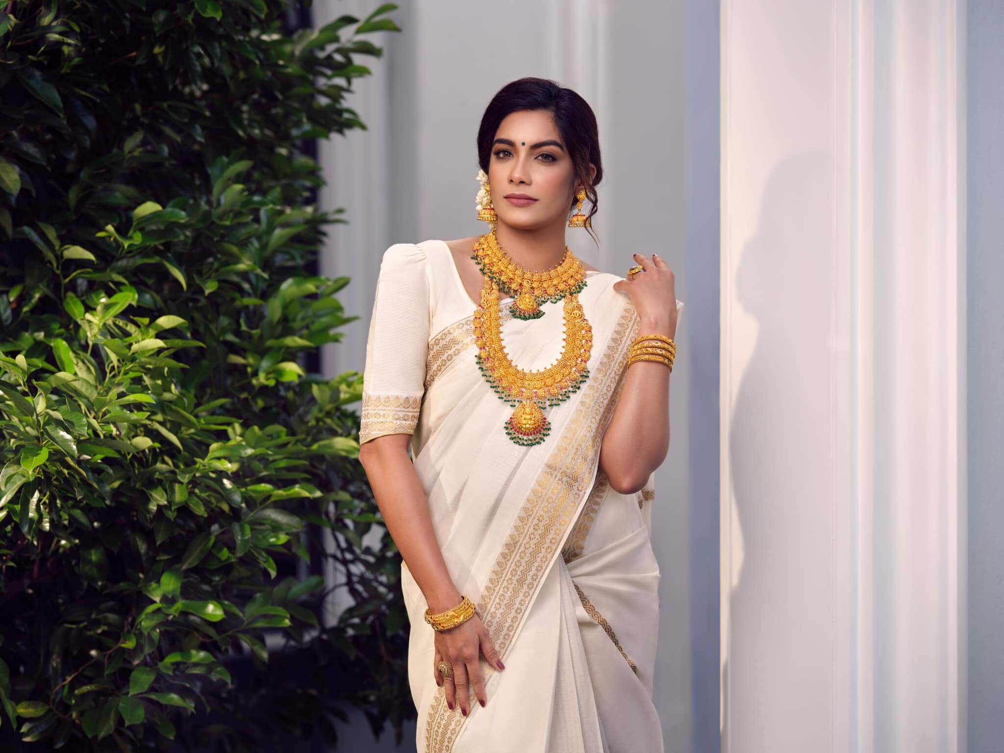 Dilsha Prasannan in white saree
