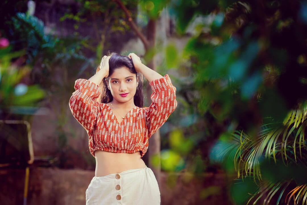 Actress Nikitha Ali Shetty sexy look