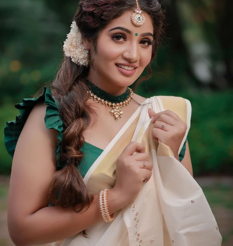 Actress Anshitha Akbarsha in stylish saree