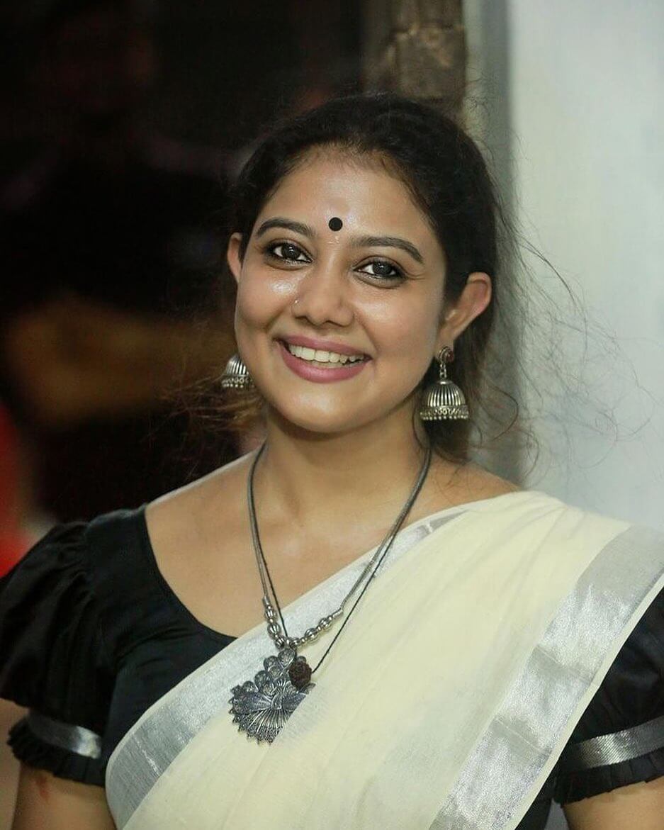 Actress Rachana Narayanankutty face close up shot
