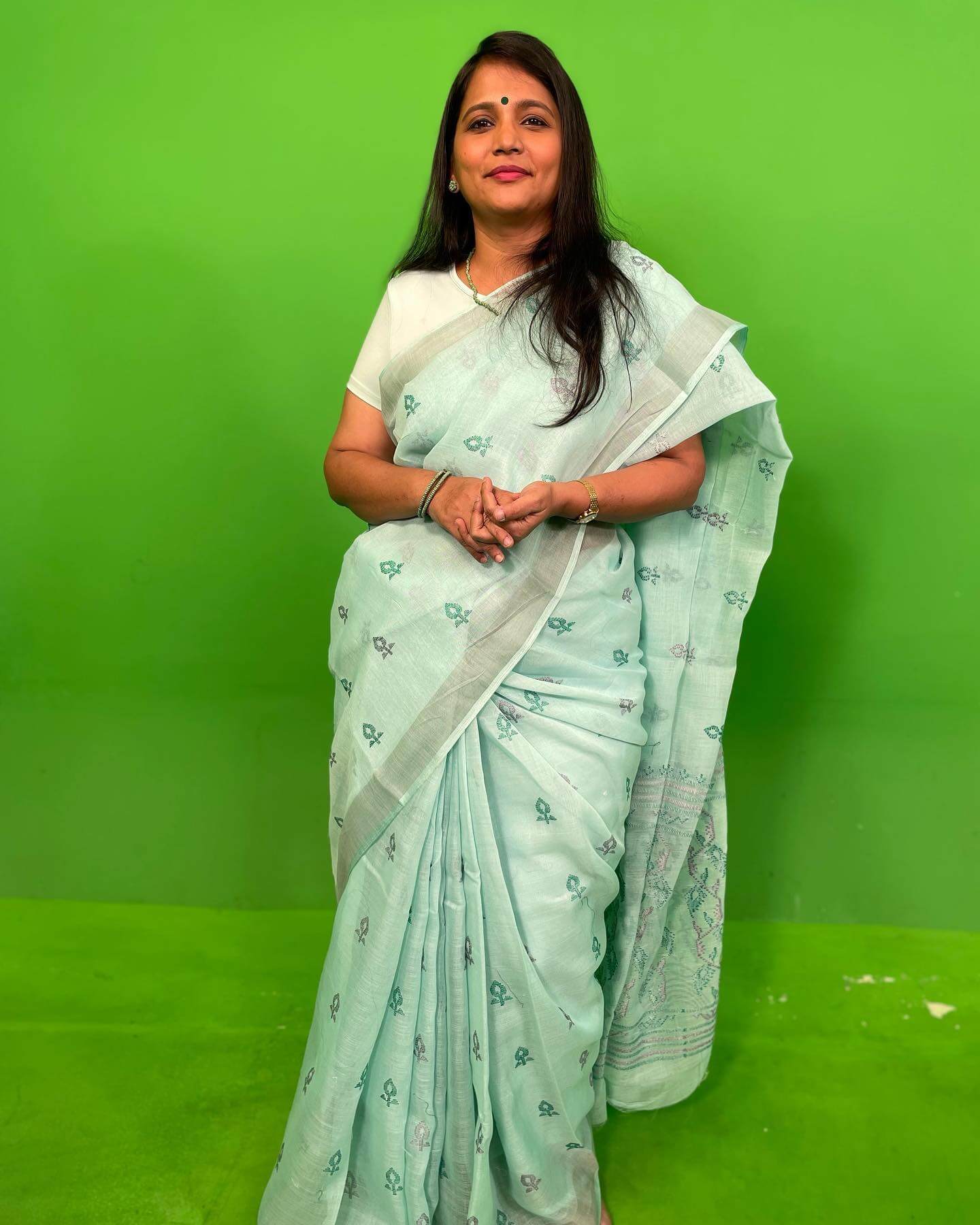 Actress Vinodhini Vaidynathan in saree