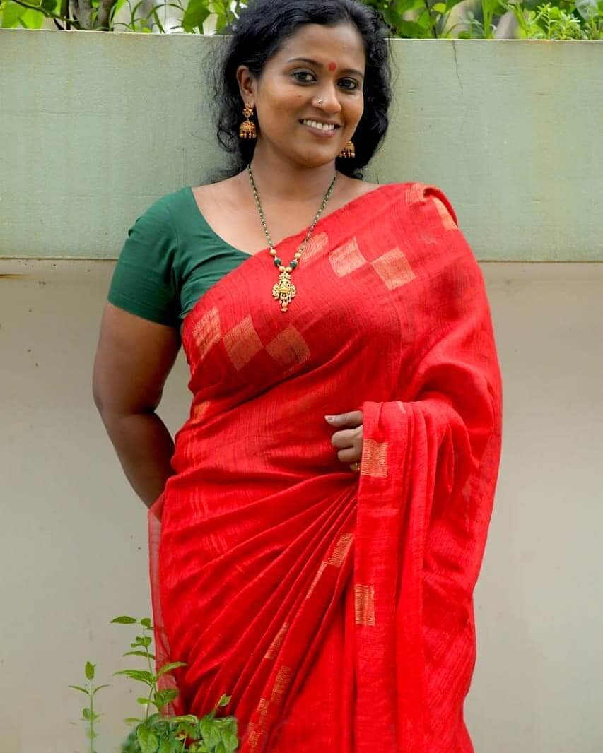 Actress Manju Pathrose in red saree