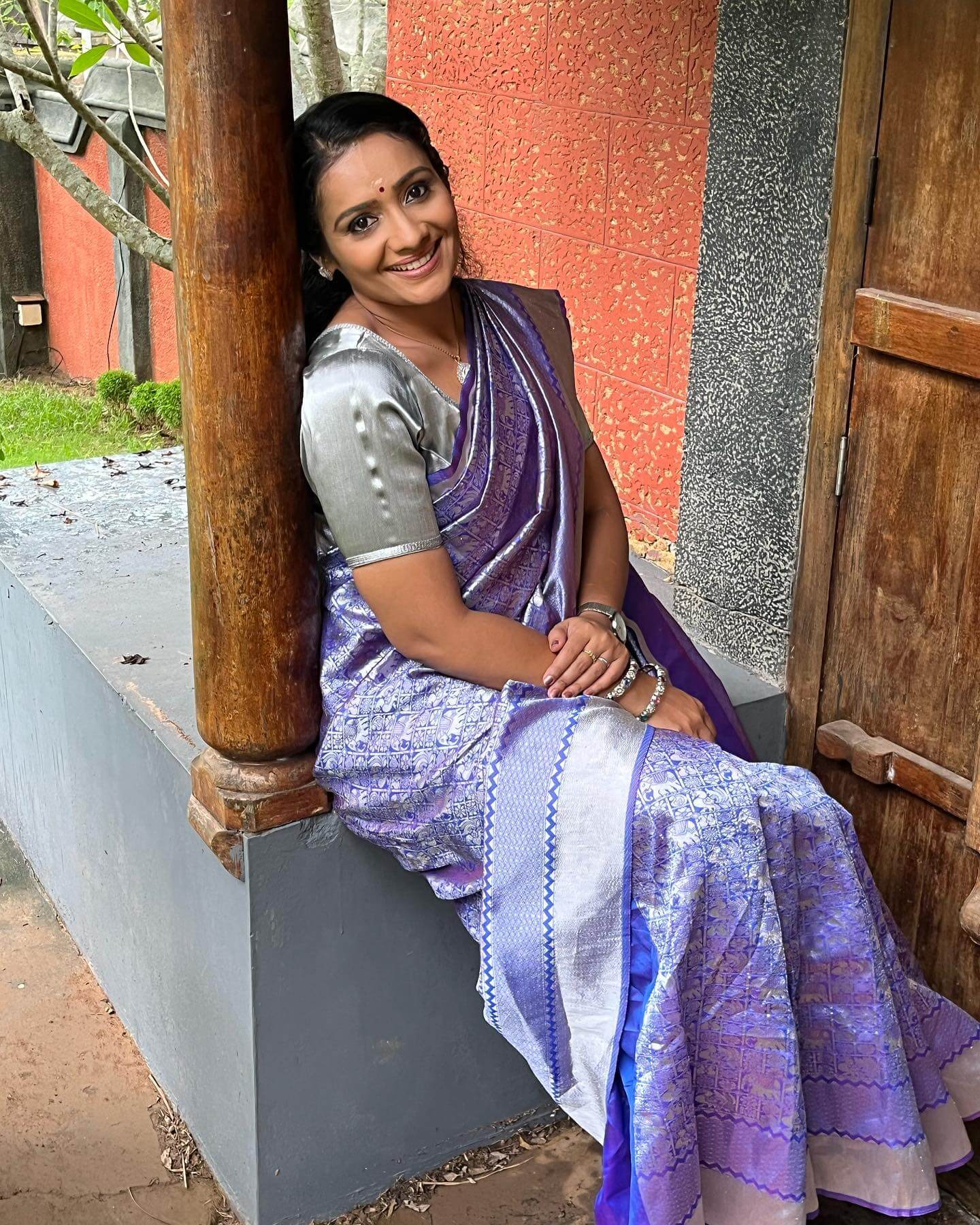 Meera Vasudevan in saree