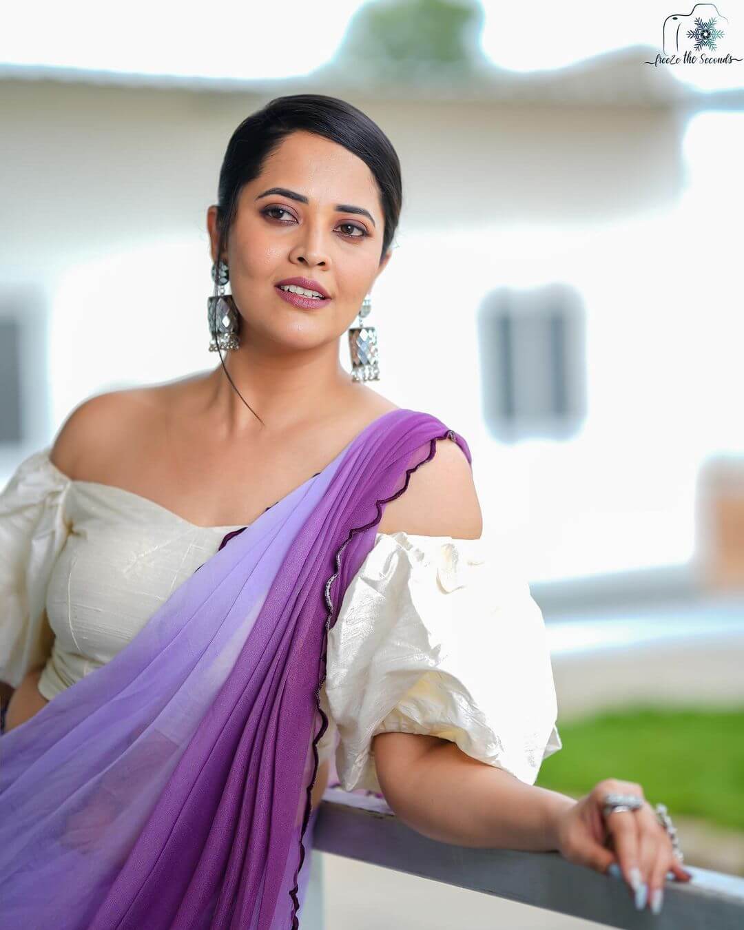 Actress Anasuya Bharadwaj in sexy saree
