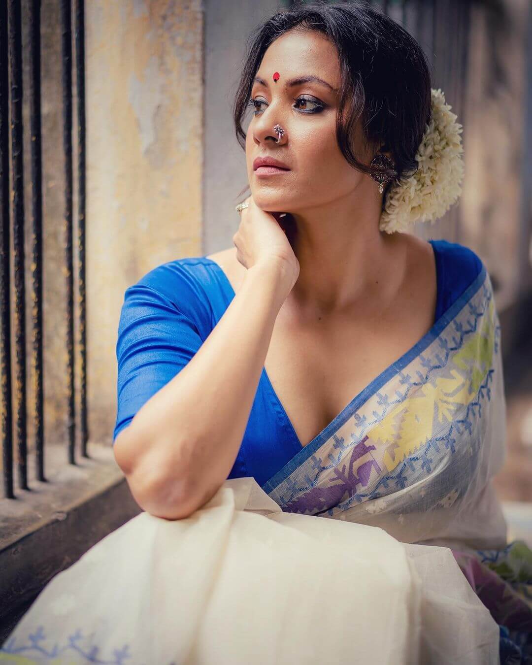 Actress Barkha Sengupta sexy look in saree