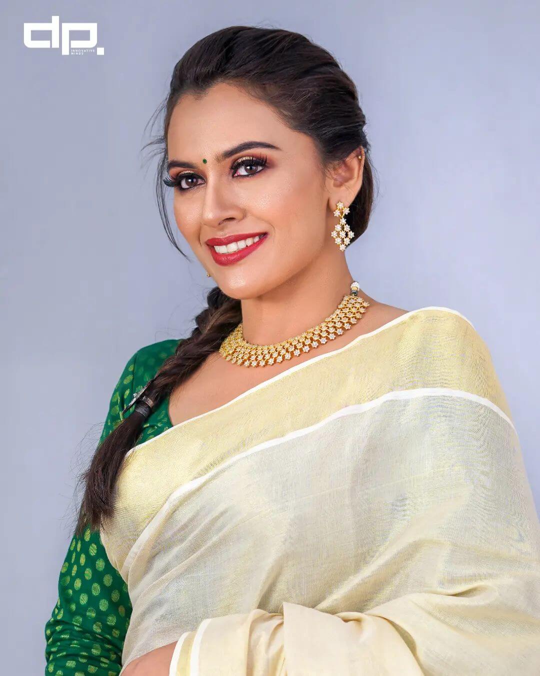 Dhanya Mary Varghese in traditional Kerala saree