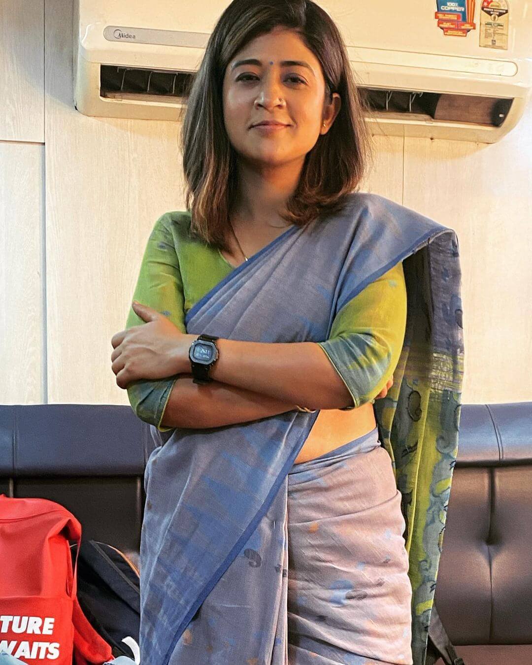 Actress Nidhi Bisht in saree
