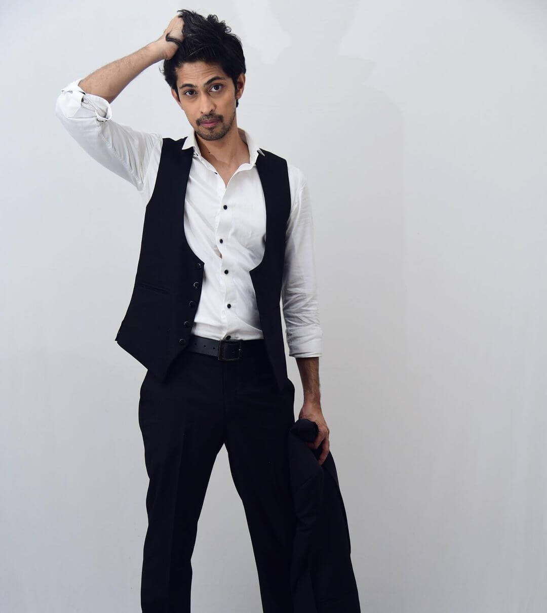 Actor Tushar Pandey stylish look