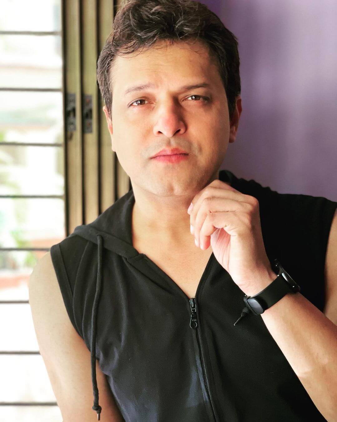 Actor Kashyap Parulekar stylish close up shot