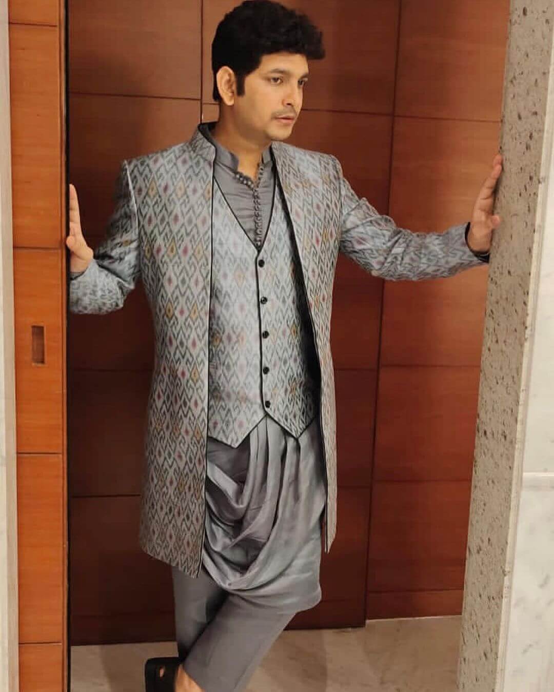Paritosh Tripathi stylish look in gray party wear