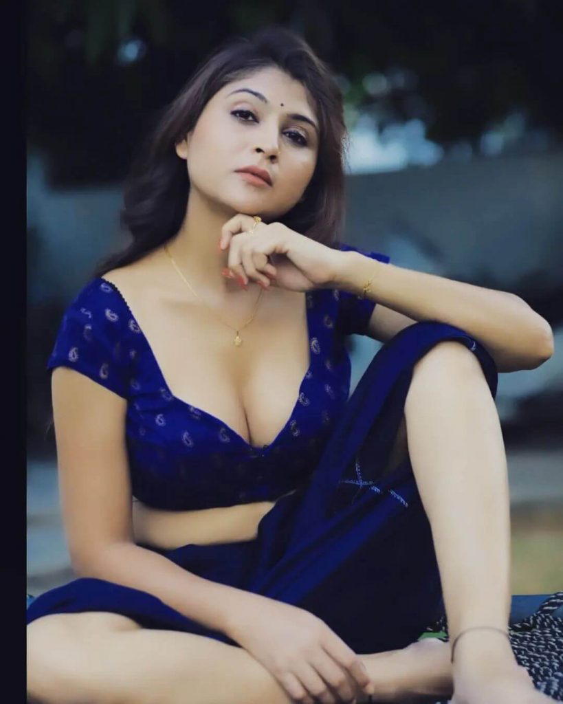 Actress Hiral Radadiya sexy look in dark blue outfit