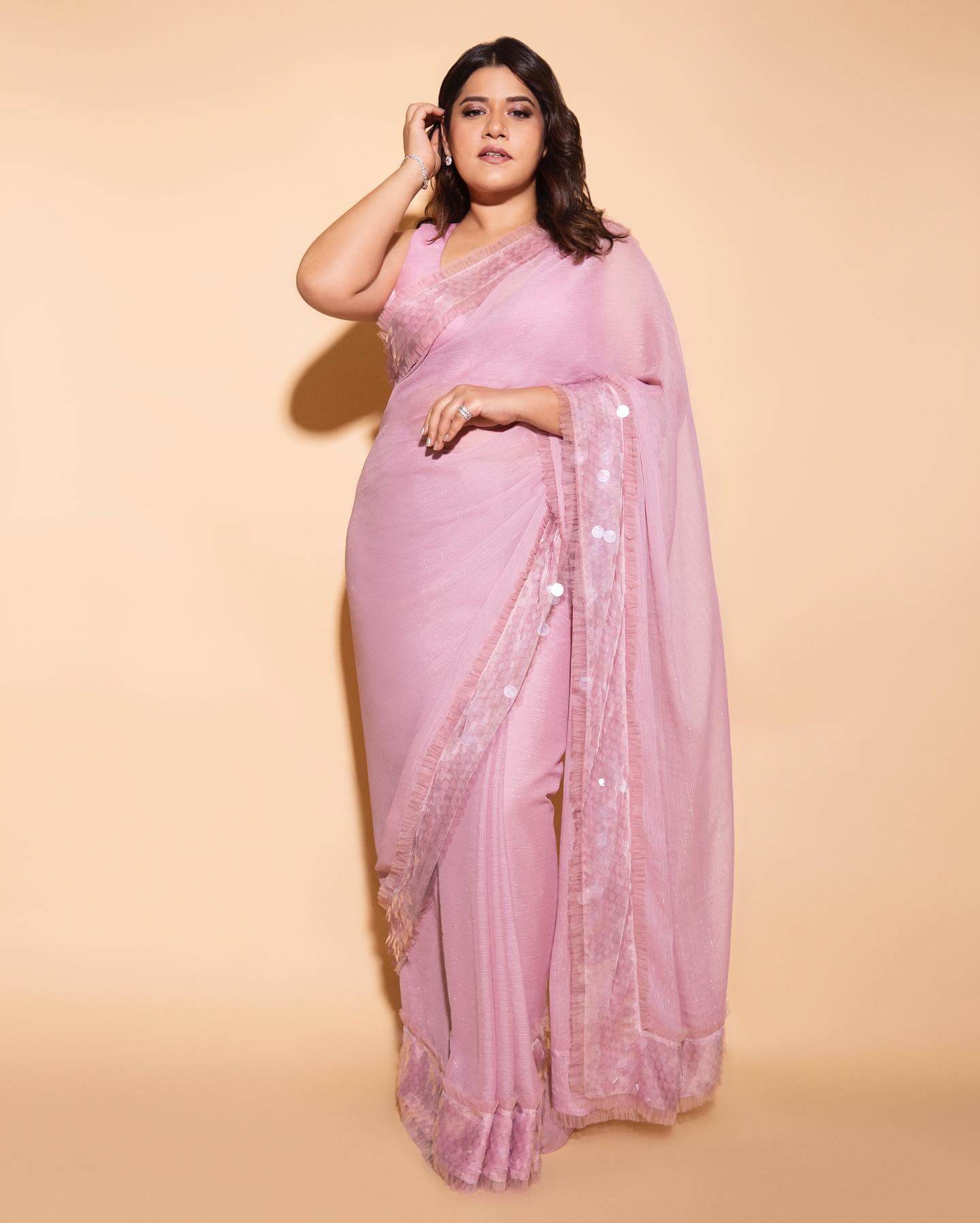Actress Shikha Talsania in pink saree