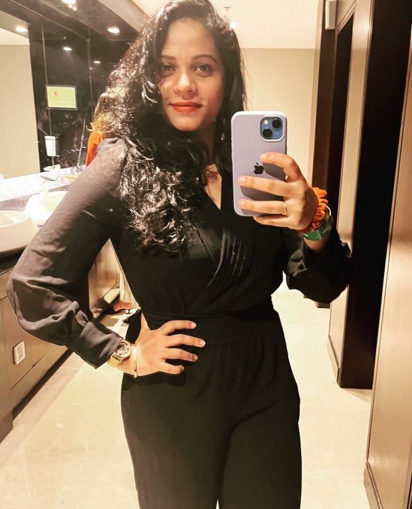 Actress Riya Saira selfie