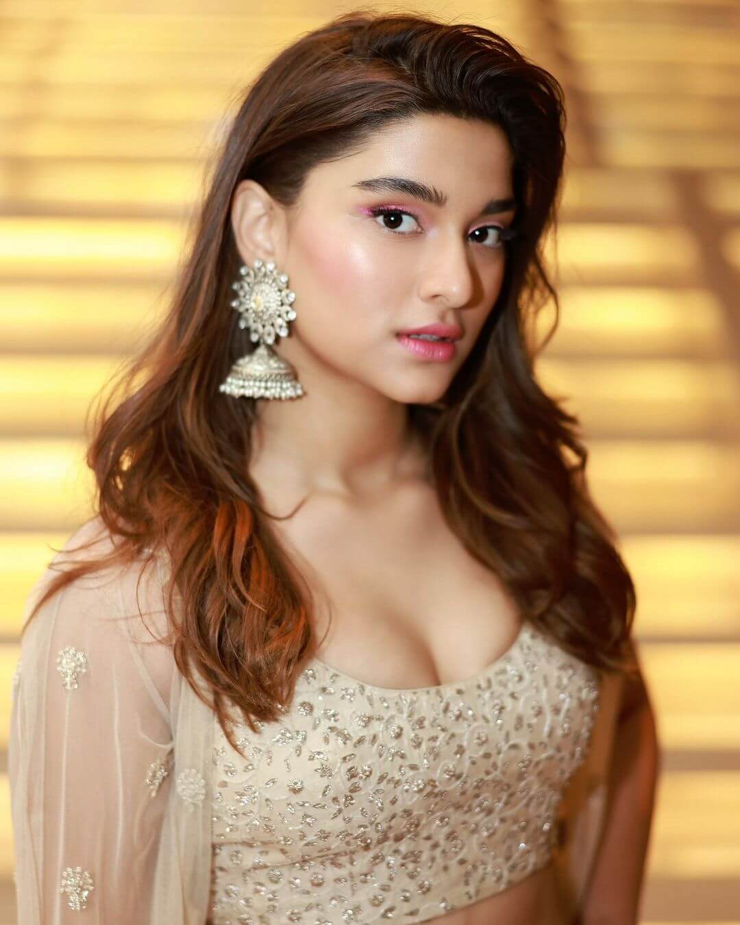Actress Saiee Manjrekar sexy close up