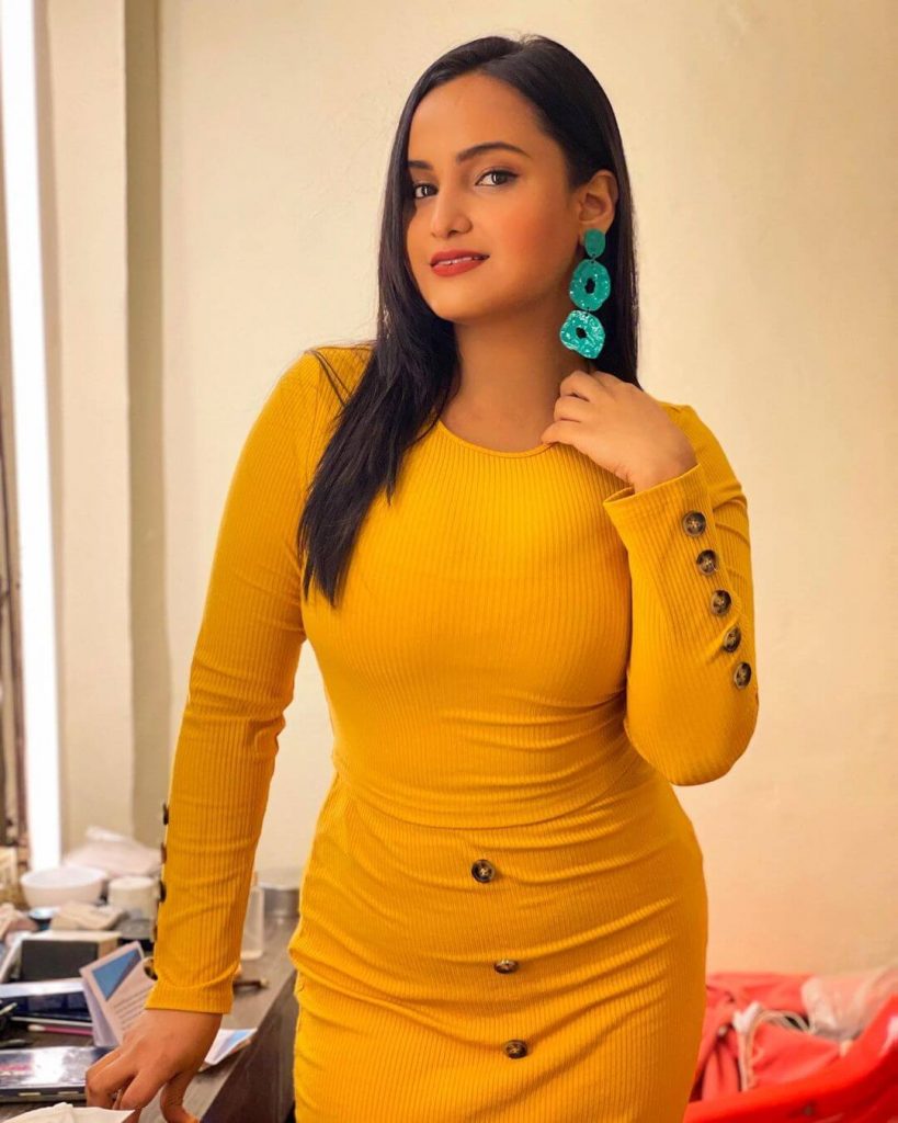Actress Aliya Naaz in sexy yellow dress