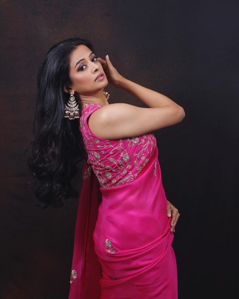 Actress Priyamani in pink saree and sleeveless blouse