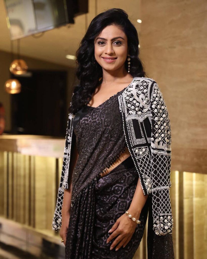 Actress Manasi Parekh in black saree