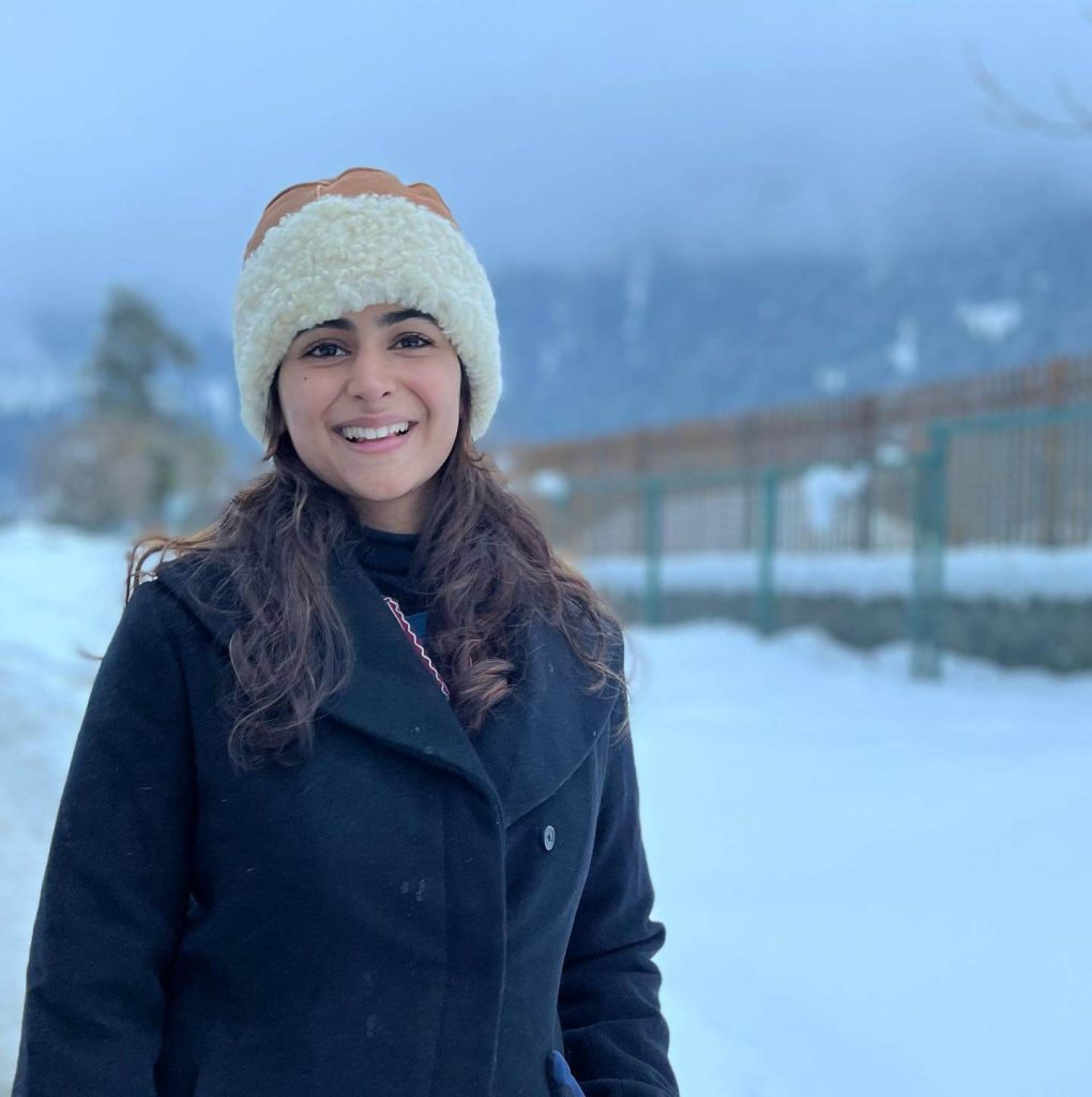 Actress Pallak Lalwani in snow