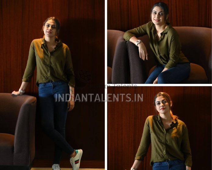 Latest Stylish Images of Actress Anusree