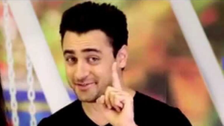 Imran Khan Gets Leave India Notice After Mumbai Protest; Actor to Move Bombay High Court Actor Imran Khan in an official Katti Batti promotional video by UTV Motion Pictures